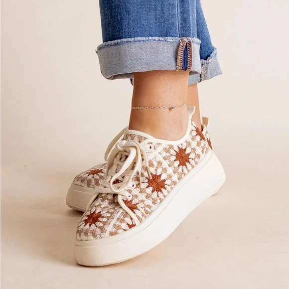 Crochet Platform Shoes - Picture 5 of 12